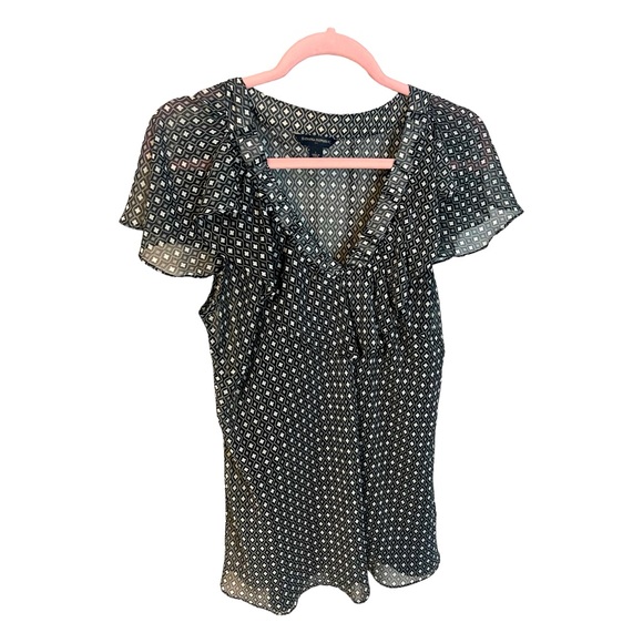 Banana Republic Tops - A Banana Republic blouse in size large